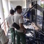 Hujan Angin Landa Tanjungpinang, Kaca Gedung Pemprov Pecah dan Pohon Tumbang